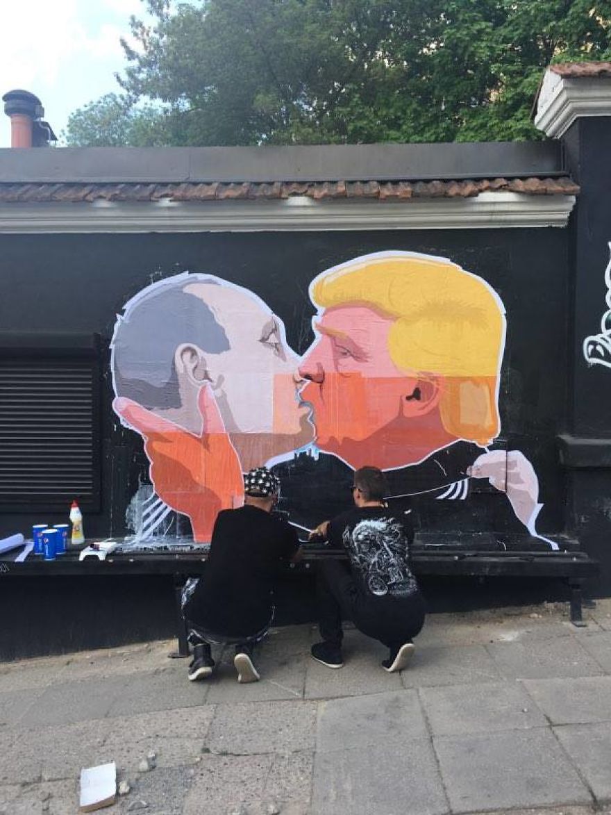 Trump French-Kissing Putin In Vilnius To Make The World Great Again