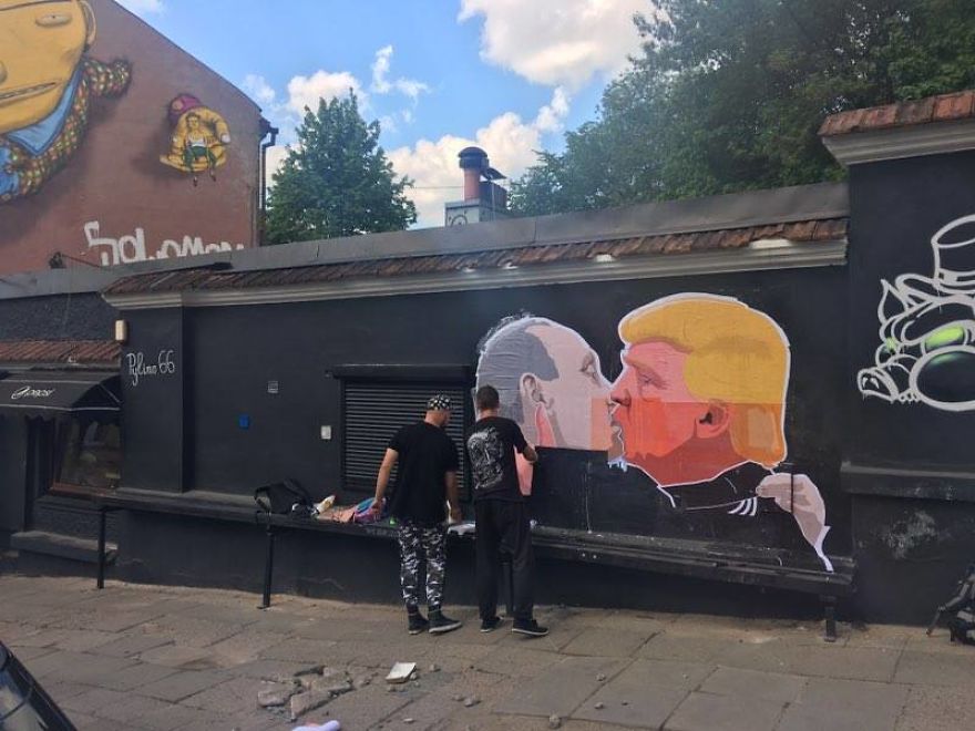 Trump French-Kissing Putin In Vilnius To Make The World Great Again
