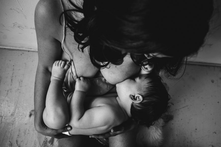 I Photograph Breastfeeding Moms To Show That It Shouldn't Be Taboo