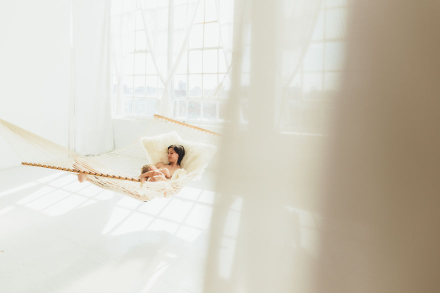 I Photograph Breastfeeding Moms To Show That It Shouldn't Be Taboo