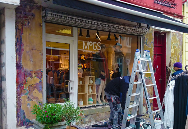 Construction Workers Reveal Art