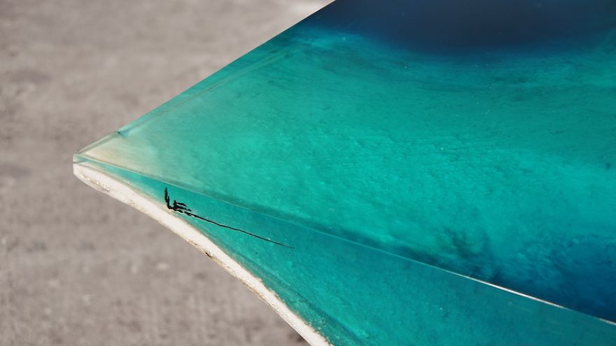 Sea-Inspired Table Will Let You Gaze Into The Depths Of The Sea While Dining Sea-Inspired Table Will Let You Gaze Into The Depths Of The Sea While Dining