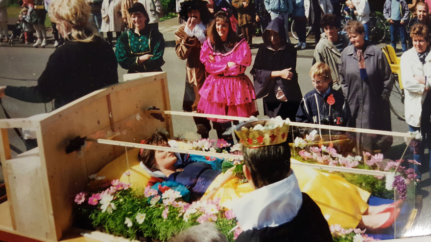 Over 20 Year Ago Snow White And Prince Charming Got Married In Real Life