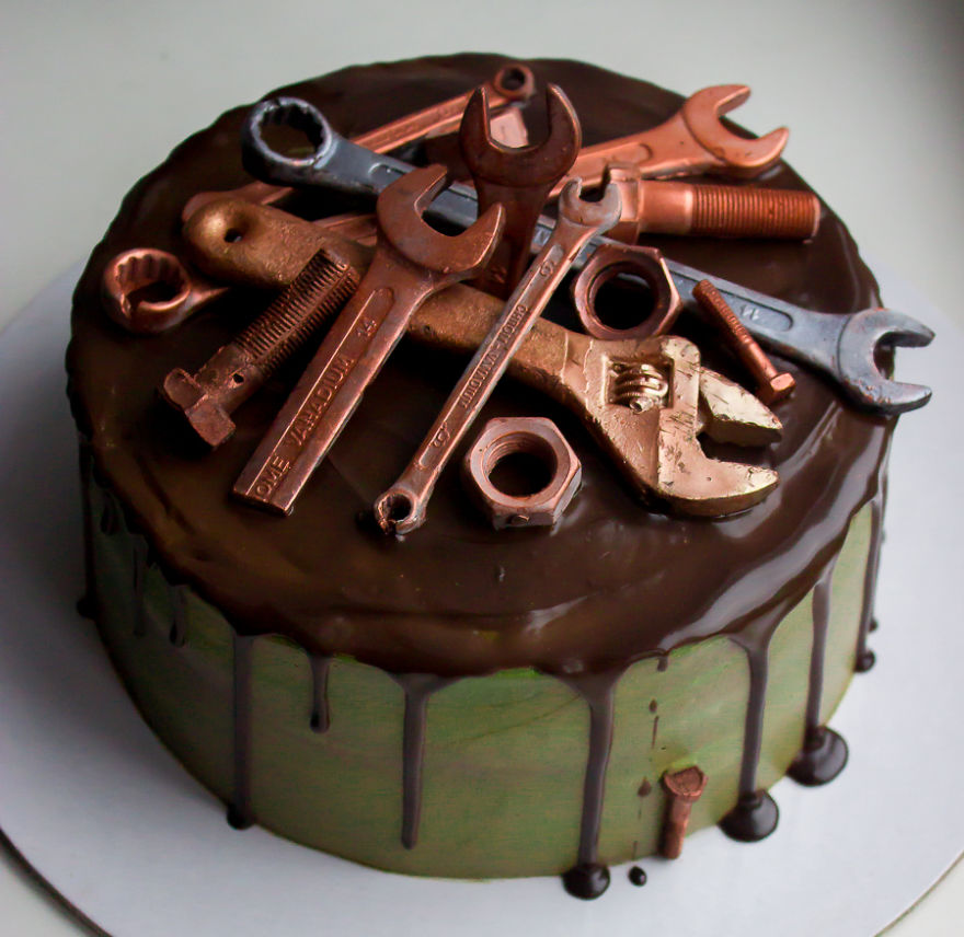 I Made Chocolate Tools To Decorate A Cake