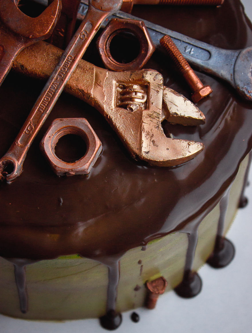 I Made Chocolate Tools To Decorate A Cake