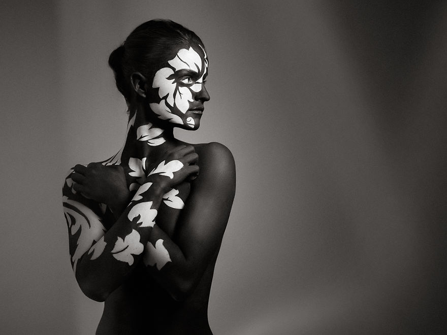 I Create Black And White Fine Art Portraits That Reveal People's Inner Faces