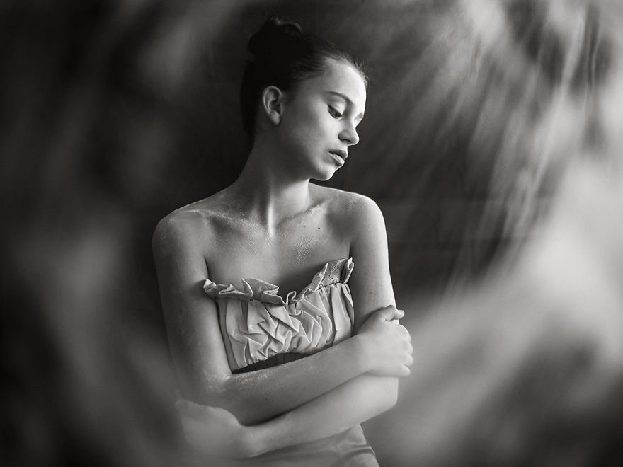 I Create Black And White Fine Art Portraits That Reveal People's Inner Faces