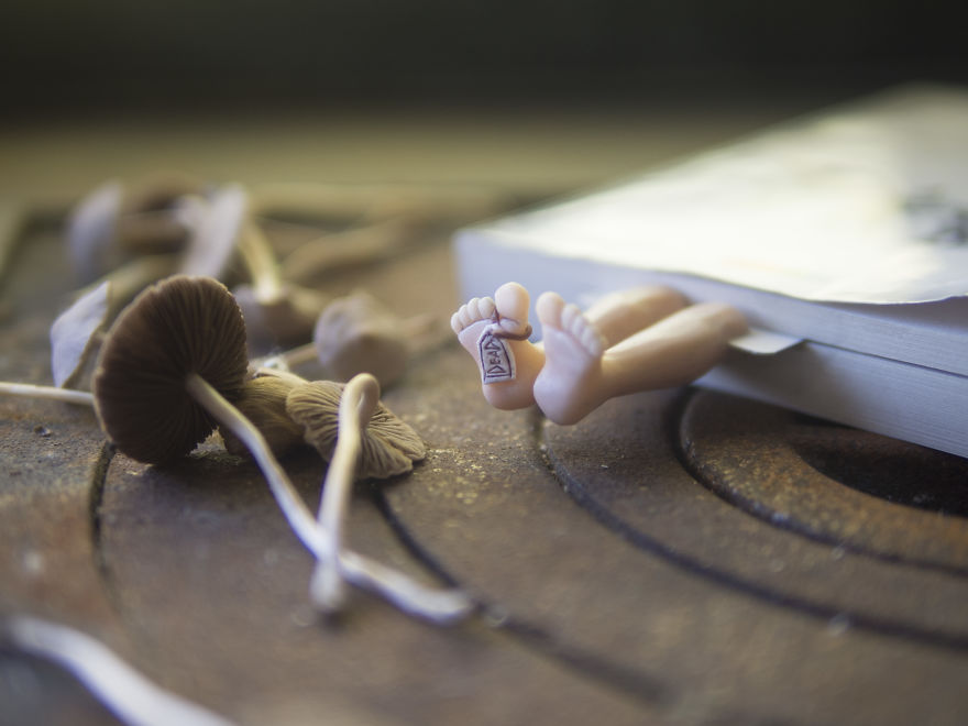 Cute Bookmarks That Make Tiny Legs Stick Out Of Your Book (Part 2) Cute Bookmarks That Make Tiny Legs Stick Out Of Your Book (Part 2)