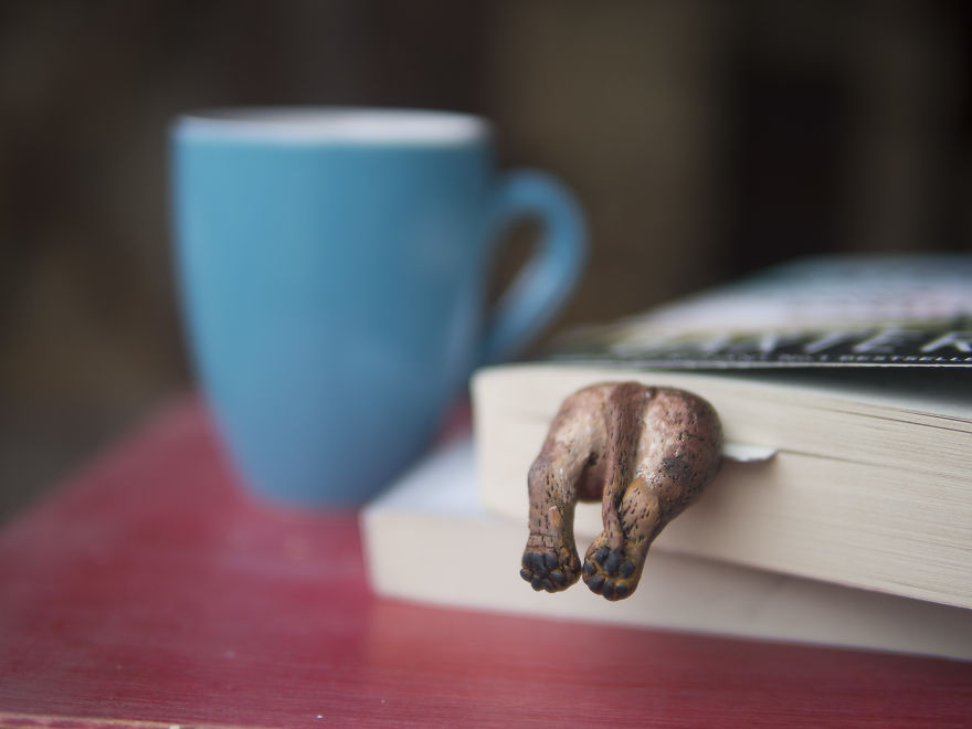 Cute Bookmarks That Make Tiny Legs Stick Out Of Your Book (Part 2) Cute Bookmarks That Make Tiny Legs Stick Out Of Your Book (Part 2)