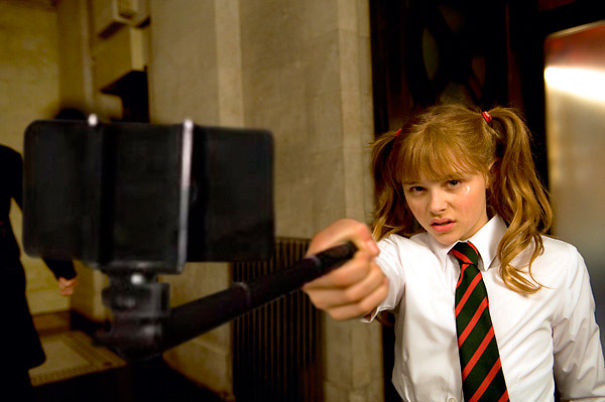 Moretz_Selfie-573c2ddb58c2b.jpg
