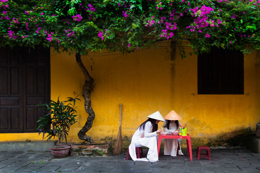 Photographer Rehahn Celebrates The Beauty Of Vietnam With Ao Dai Photo Collection Photographer Rehahn Celebrates The Beauty Of Vietnam With Ao Dai Photo Collection