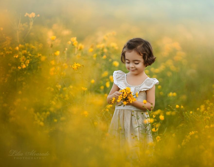 How To Perceive Magic In Your Children's Summer Photos So They'd Never Forget Those Moments