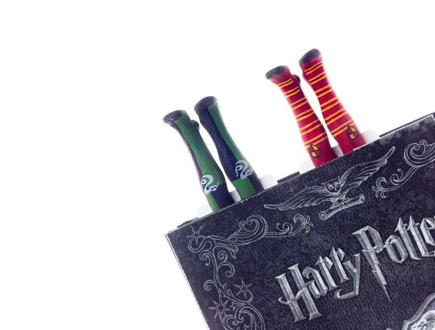 Cute Bookmarks That Make Tiny Legs Stick Out Of Your Book (Part 2) Cute Bookmarks That Make Tiny Legs Stick Out Of Your Book (Part 2)