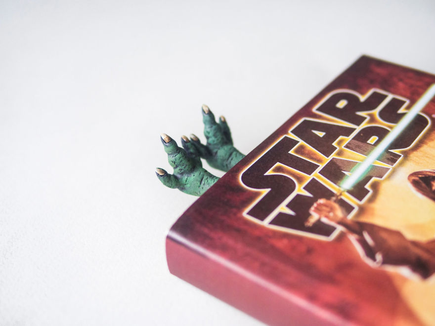 Cute Bookmarks That Make Tiny Legs Stick Out Of Your Book (Part 2) Cute Bookmarks That Make Tiny Legs Stick Out Of Your Book (Part 2)