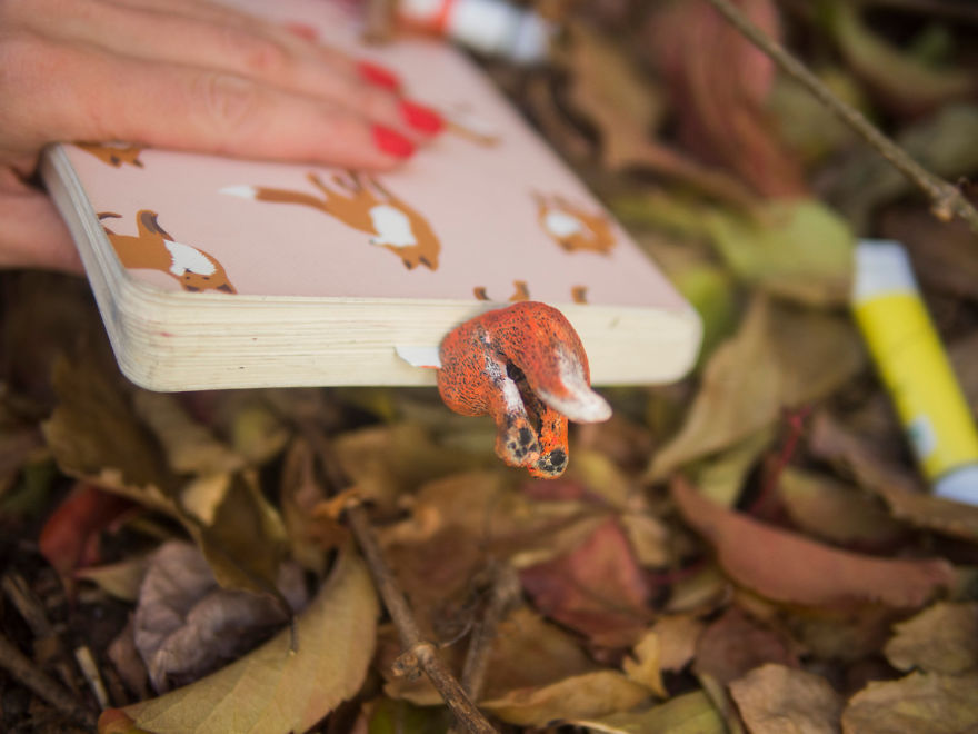 Cute Bookmarks That Make Tiny Legs Stick Out Of Your Book (Part 2) Cute Bookmarks That Make Tiny Legs Stick Out Of Your Book (Part 2)