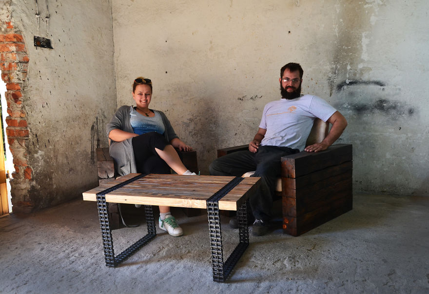 We Turned Old Wood And Rusty Chain Into A Coffee-Table