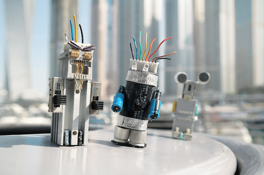 I Turn Electronic Waste Into Tiny Robots