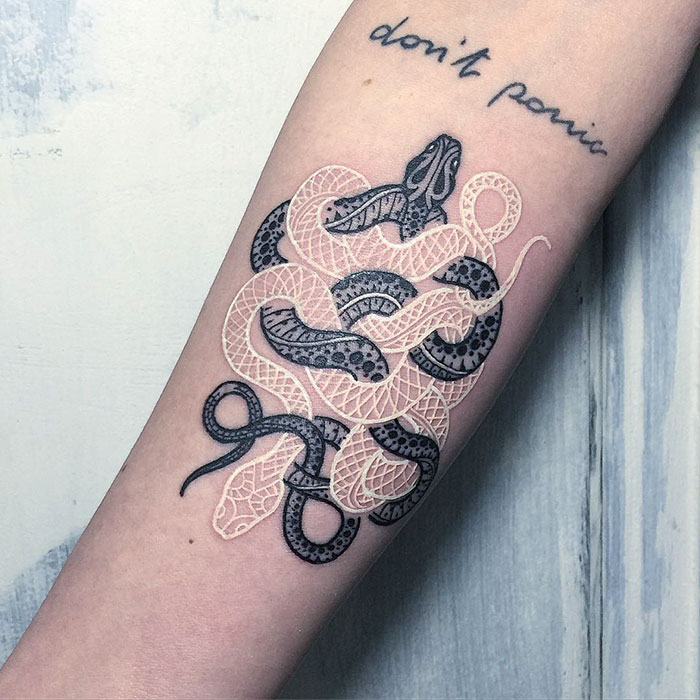 black-white-snake-tattoos-mirko-sata-015 black-white-snake-tattoos-mirko-sata-015