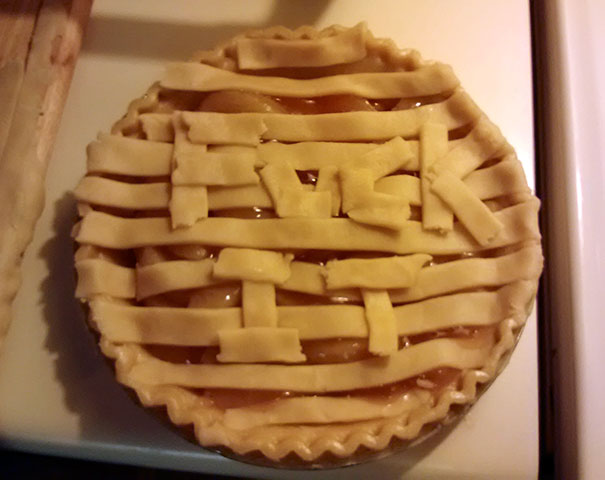 Asked My Husband To Do A Lattice Over The Apple Pie I'm Making. This Is What He Came Back With