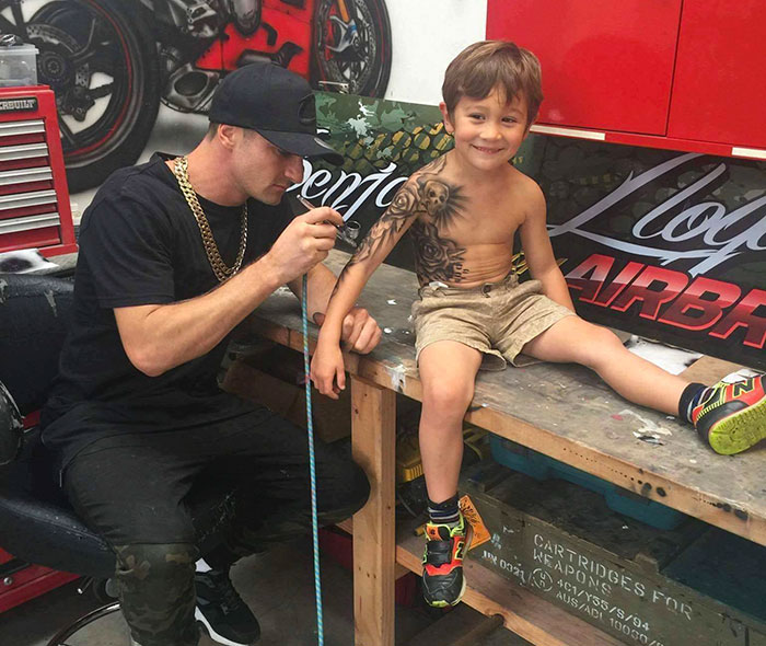 Artist Gives Sick Kids Awesome Tattoos To Make Life In Hospital More Fun