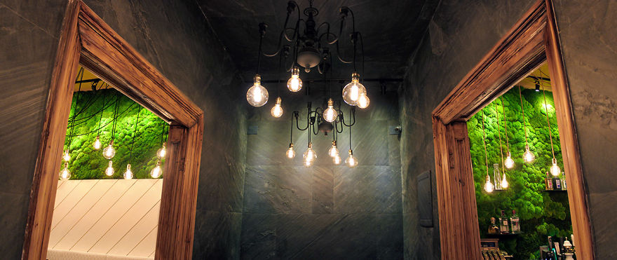 Moss At The Shift Pub In Downtown Bucharest