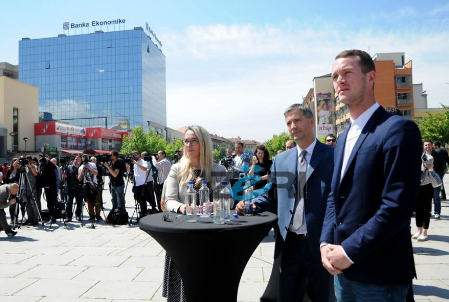 Kosovars Build A Huge Lego To Criticize EU For Country's Isolation