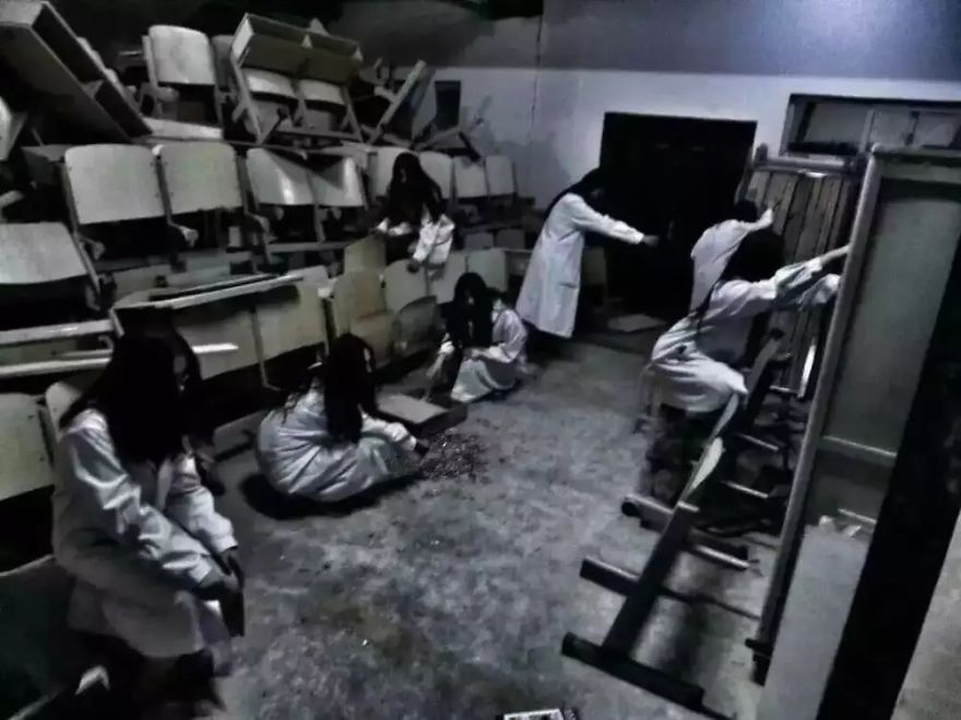 A Medical College's Graduation Photos In China This Year(just For Happy,not Real!) A Medical College's Graduation Photos In China This Year(just For Happy,not Real!)