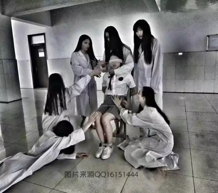 A Medical College's Graduation Photos In China This Year(just For Happy,not Real!) A Medical College's Graduation Photos In China This Year(just For Happy,not Real!)