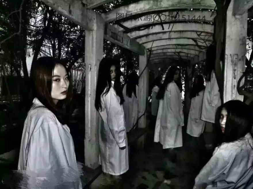 A Medical College's Graduation Photos In China This Year(just For Happy,not Real!) A Medical College's Graduation Photos In China This Year(just For Happy,not Real!)