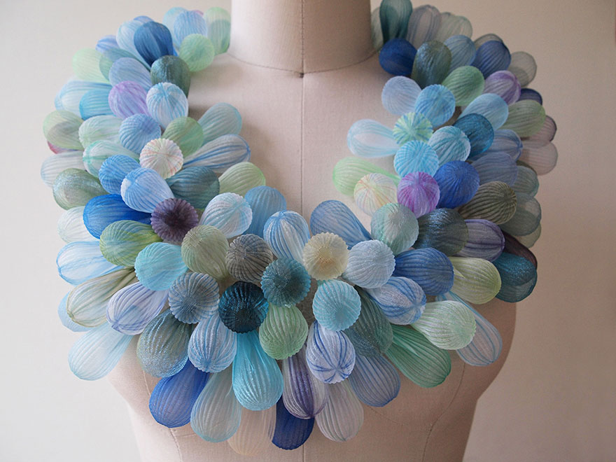 translucent-fabric-jewerly-japan-sculptures-mariko-kusumoto-10 translucent-fabric-jewerly-japan-sculptures-mariko-kusumoto-10