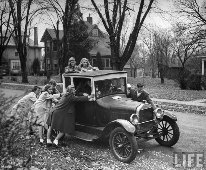 1940s And 1950s Fashion Photography By Nina Leen