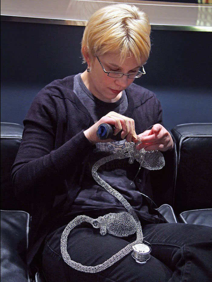 wire-crochet-heart-anne-mandro-7 wire-crochet-heart-anne-mandro-7