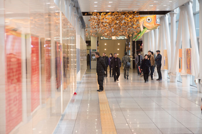 How Vacant Public Space Of A Bus Terminal Became An Art Gallery