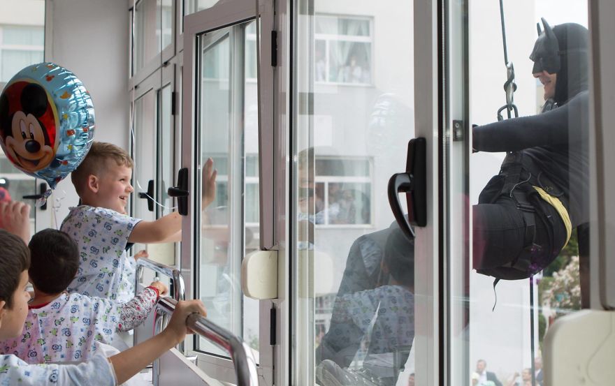 Albanian Police Surprises Hospitalized Children By Dressing As Superheroes