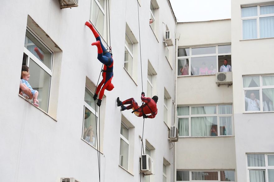 Albanian Police Surprises Hospitalized Children By Dressing As Superheroes