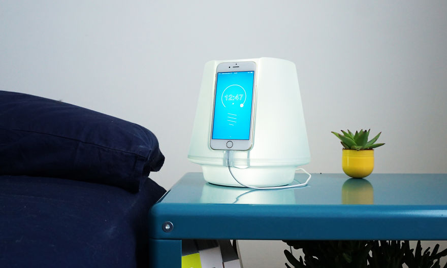 I Turned This Phone Into A Bed Side Lamp