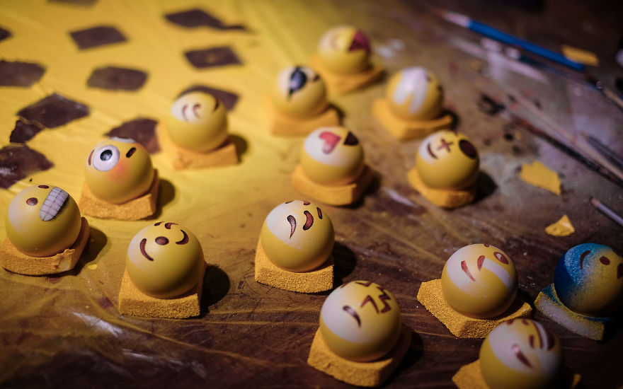 We Made An Emoji Pool Set, Because Why Not? We Made An Emoji Pool Set, Because Why Not?