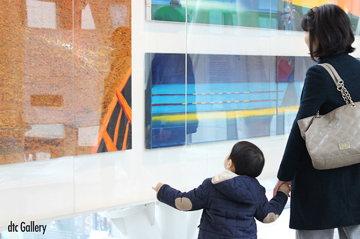 How Vacant Public Space Of A Bus Terminal Became An Art Gallery