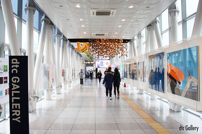 How Vacant Public Space Of A Bus Terminal Became An Art Gallery