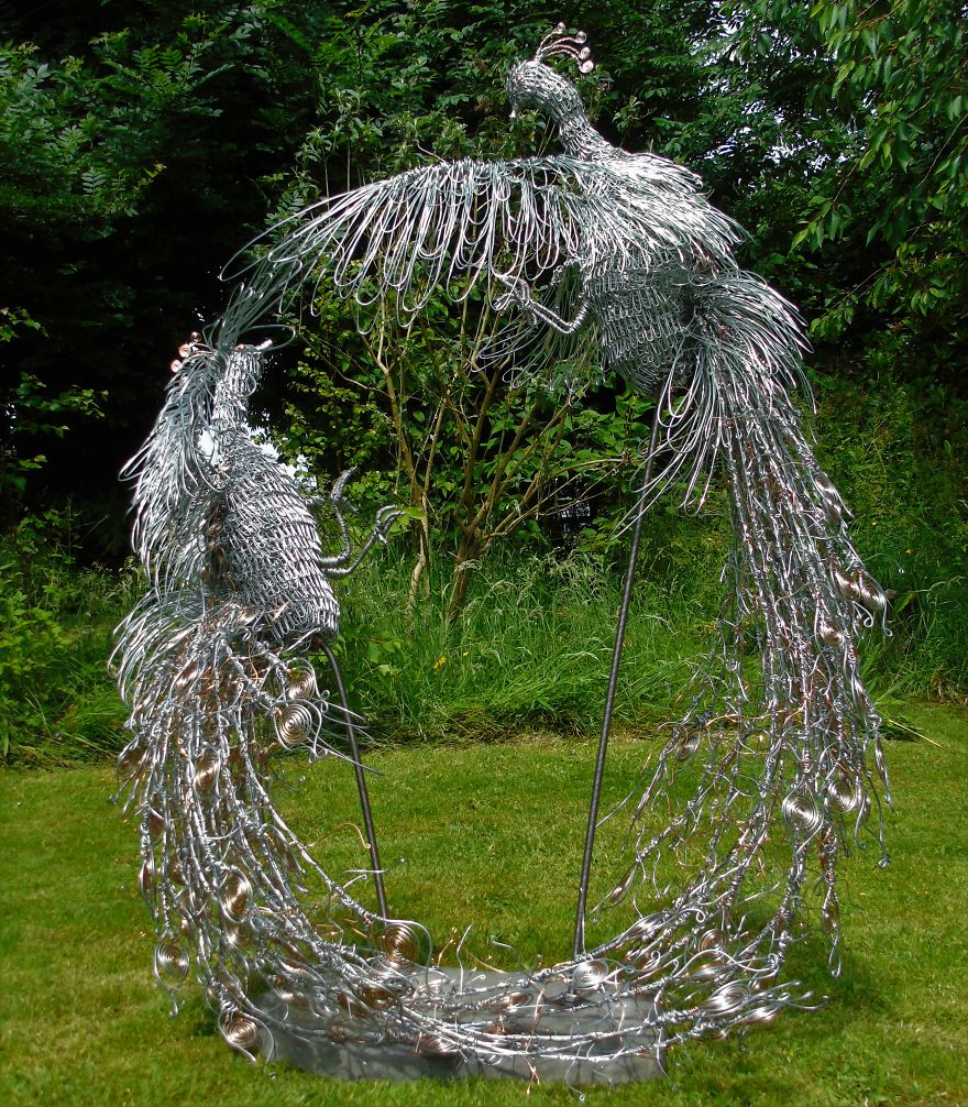 I've Created This Sculpture Using Hundreds Of Meters Of Galvanised Steel And Copper Wire