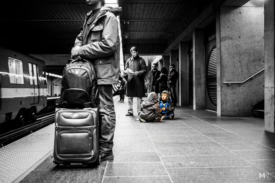 I Capture The Little Moments That Make Children's Lives So Colorful