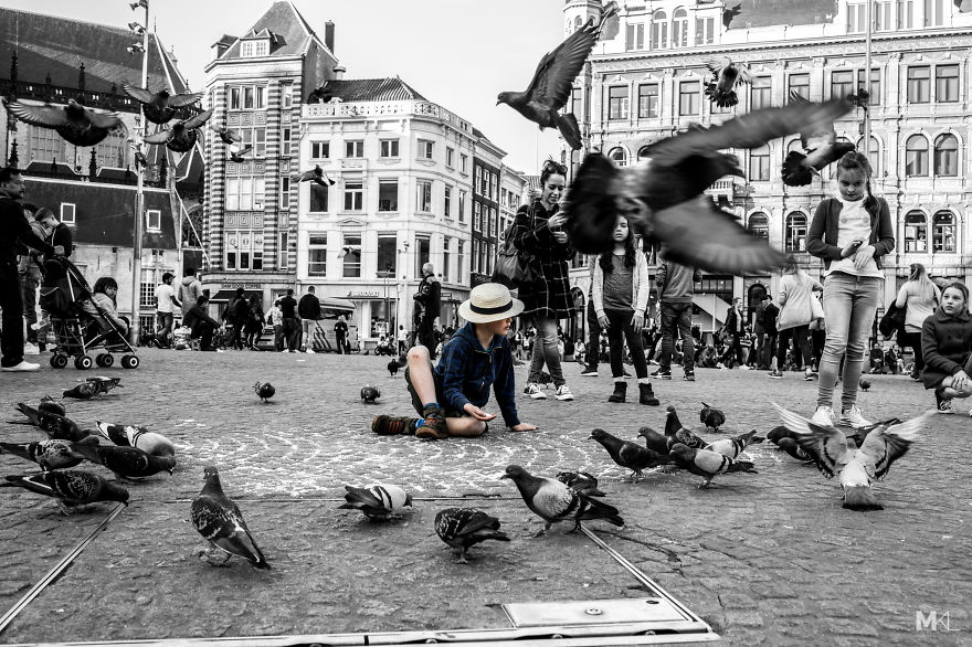 I Capture The Little Moments That Make Children's Lives So Colorful