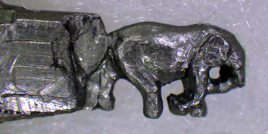 I Carved A Family Of Elephants Into A Pencil I Carved A Family Of Elephants Into A Pencil