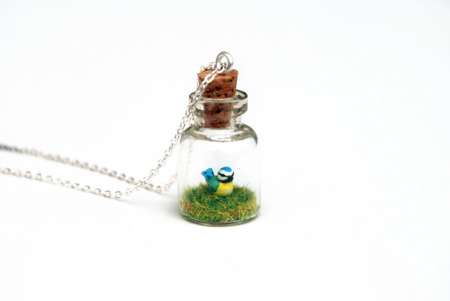 This Artist Creates Miniature Animals In Bottles