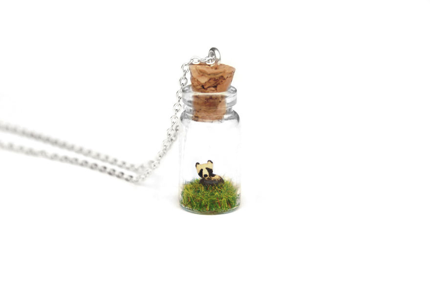 This Artist Creates Miniature Animals In Bottles