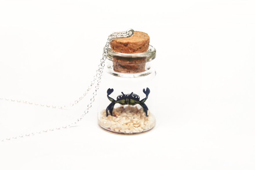 This Artist Creates Miniature Animals In Bottles
