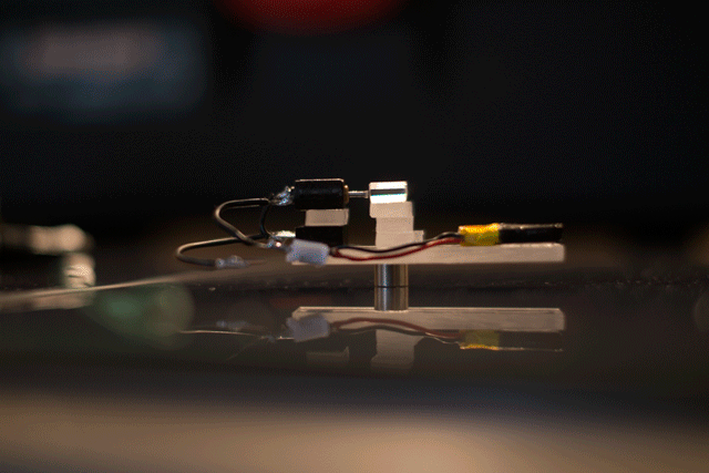 We Recreate Beautiful Atmospheric Ice Halos Using Spinning Glass Crystals We Recreate Beautiful Atmospheric Ice Halos Using Spinning Glass Crystals