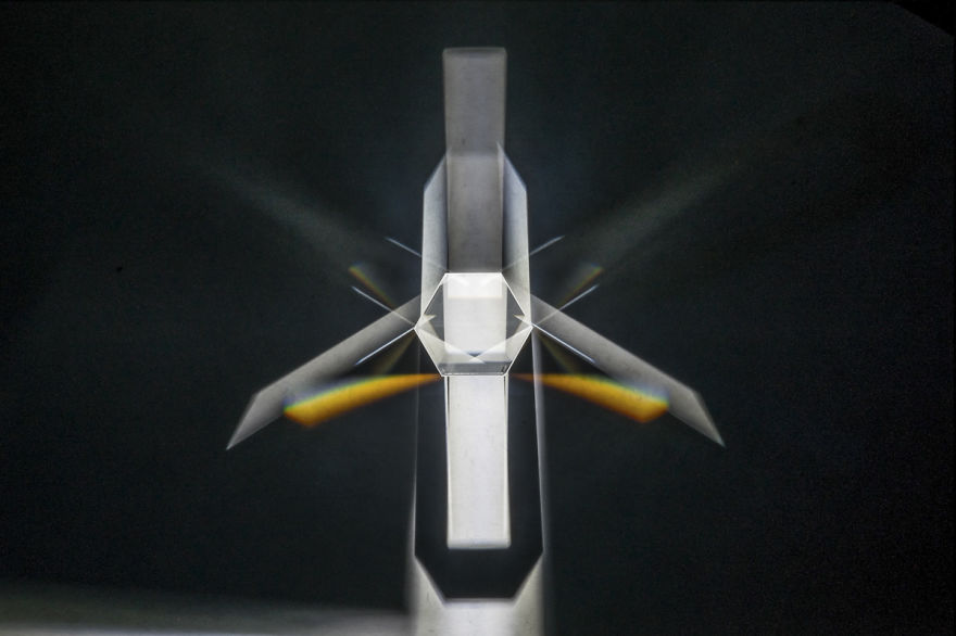 We Recreate Beautiful Atmospheric Ice Halos Using Spinning Glass Crystals