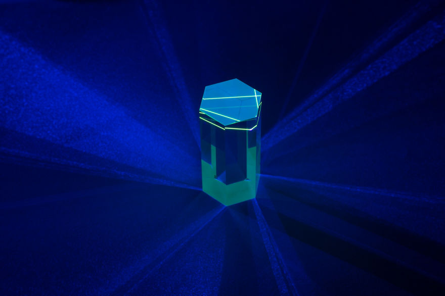 We Recreate Beautiful Atmospheric Ice Halos Using Spinning Glass Crystals