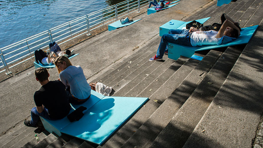 chairs-sunbeds-microinstallation-no-studio-poland-6